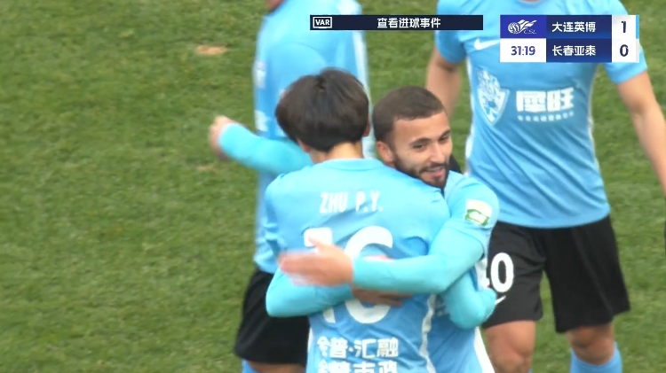19歲朱鵬宇中超處子球！大連英博1-0領(lǐng)先長春亞泰，馬萊萊助攻
